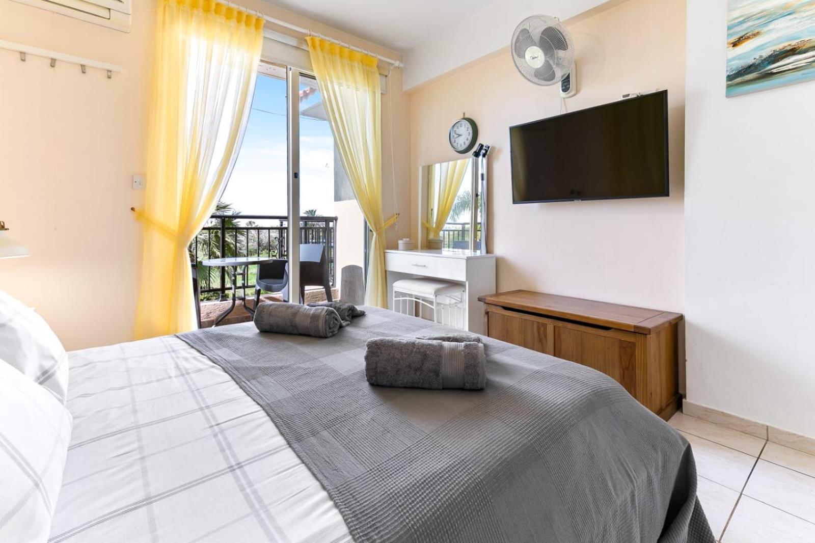 Sunny View - A Stunning Apartment With Private Rooftop パ フォス エクステリア 写真