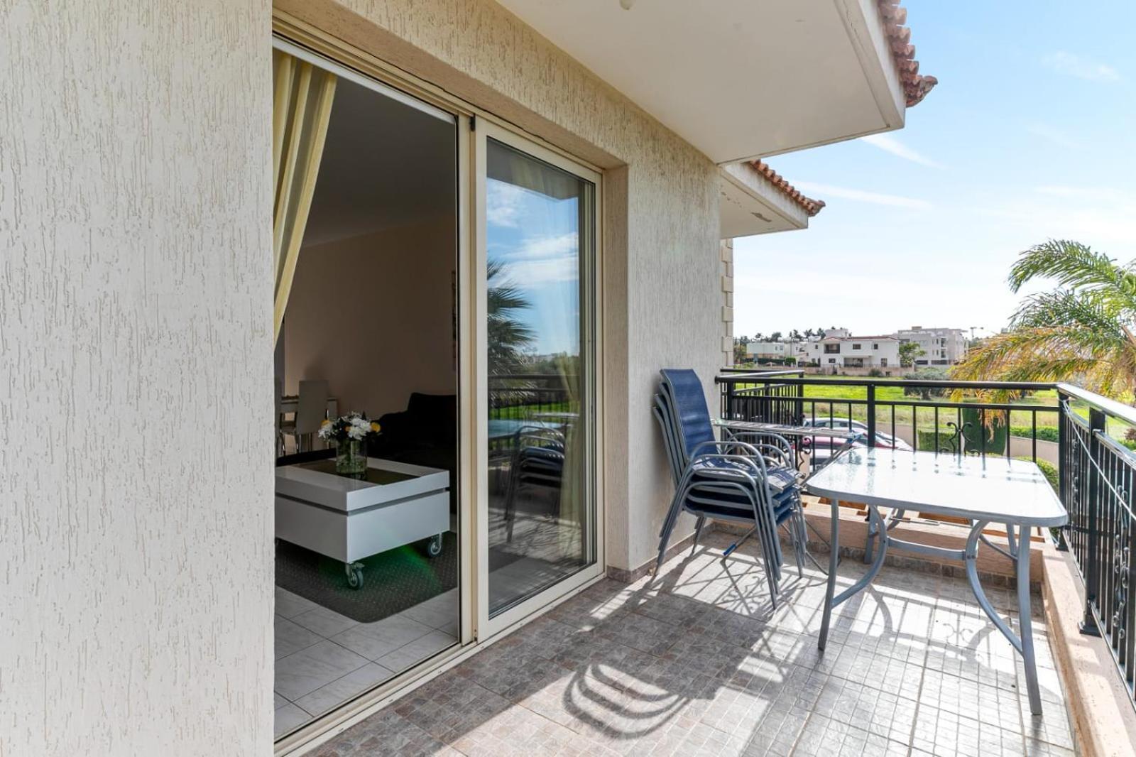 Sunny View - A Stunning Apartment With Private Rooftop パ フォス エクステリア 写真