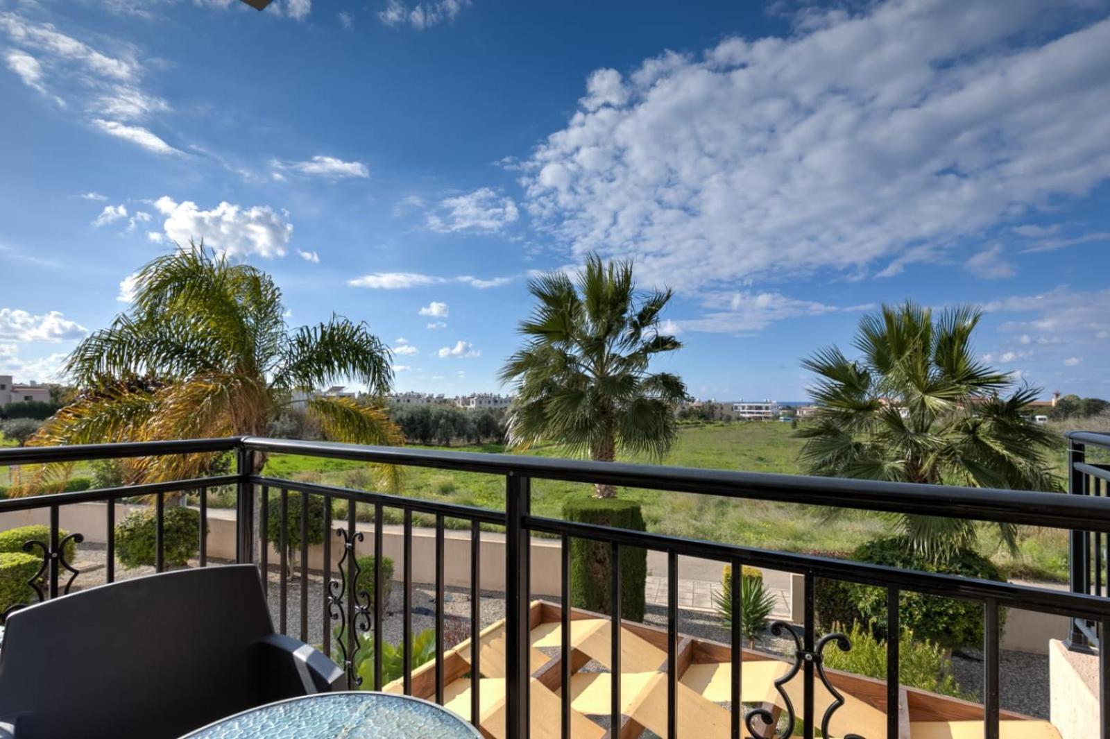 Sunny View - A Stunning Apartment With Private Rooftop パ フォス エクステリア 写真