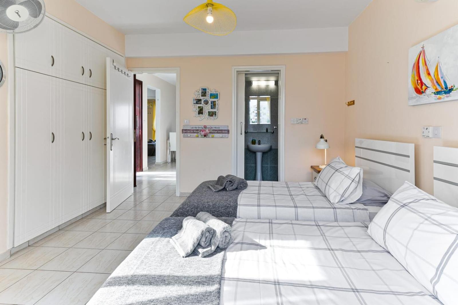 Sunny View - A Stunning Apartment With Private Rooftop パ フォス エクステリア 写真